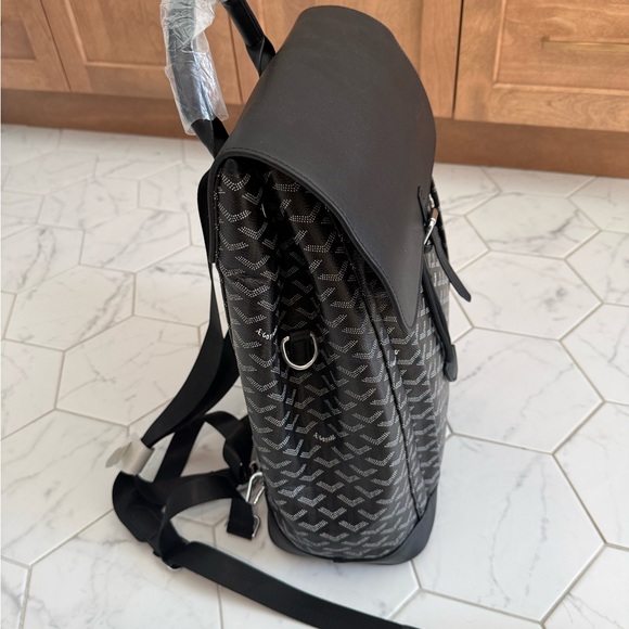 Off-Brand Black Pattern Backpack - Picture 9 of 10